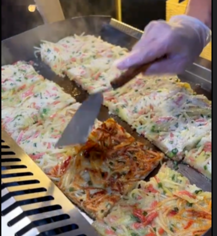 小本创业摆地摊卖什么赚钱？摆摊卖土豆丝饼也能轻松年入几十万插图